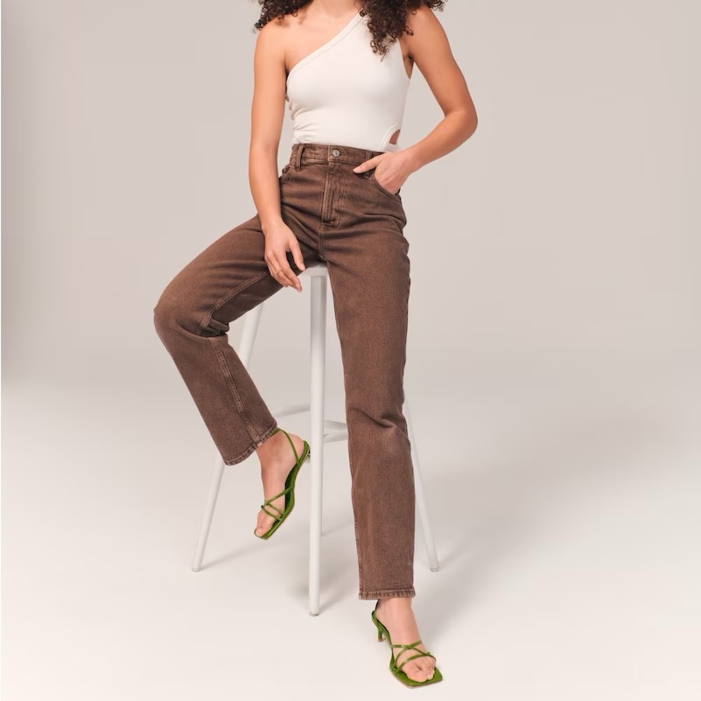 Abercrombie & Fitch 90s Straight Ultra High Rise Brown Jeans